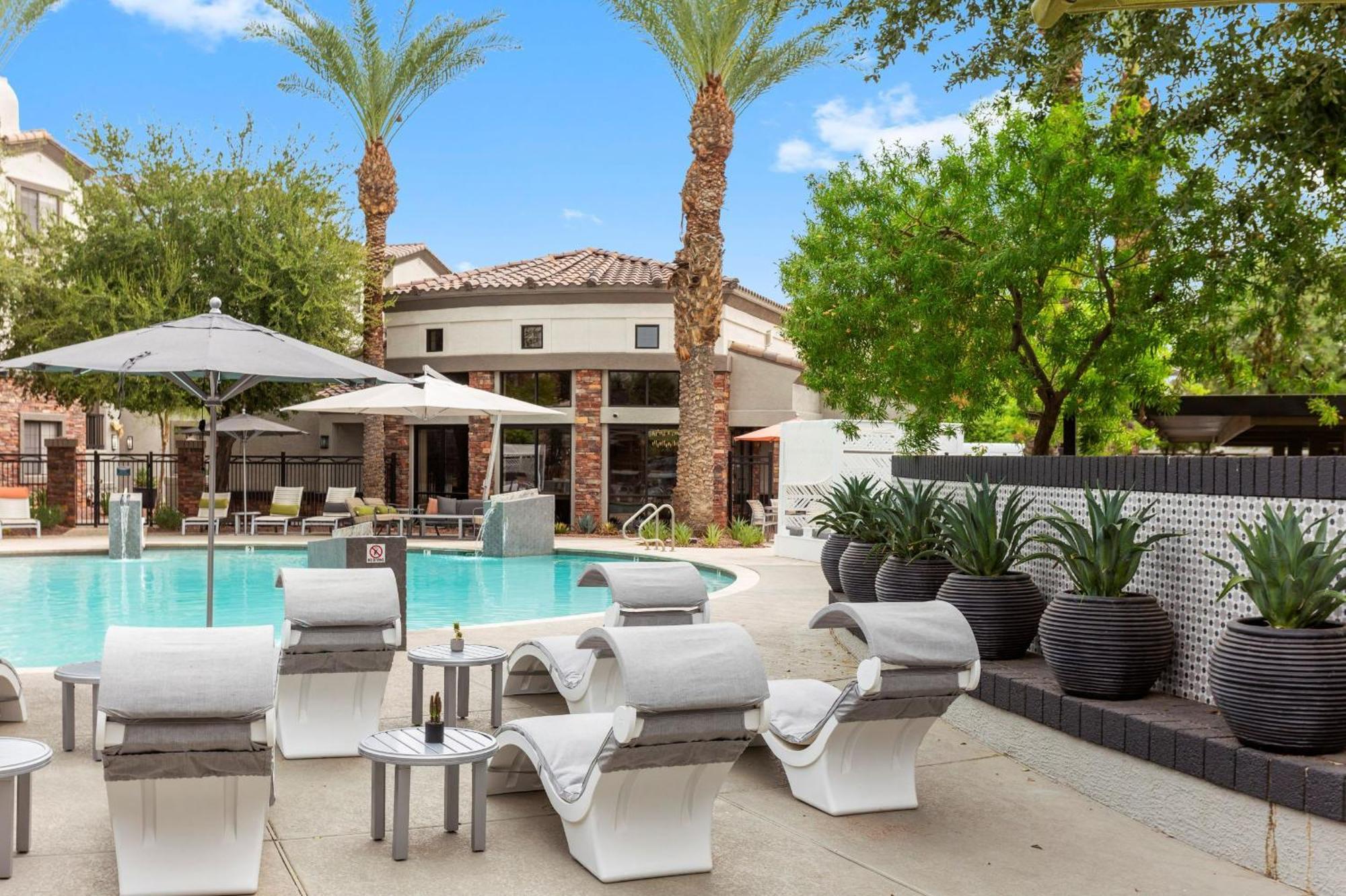 Cozysuites Glendale By The Stadium W Pool! 11 エクステリア 写真