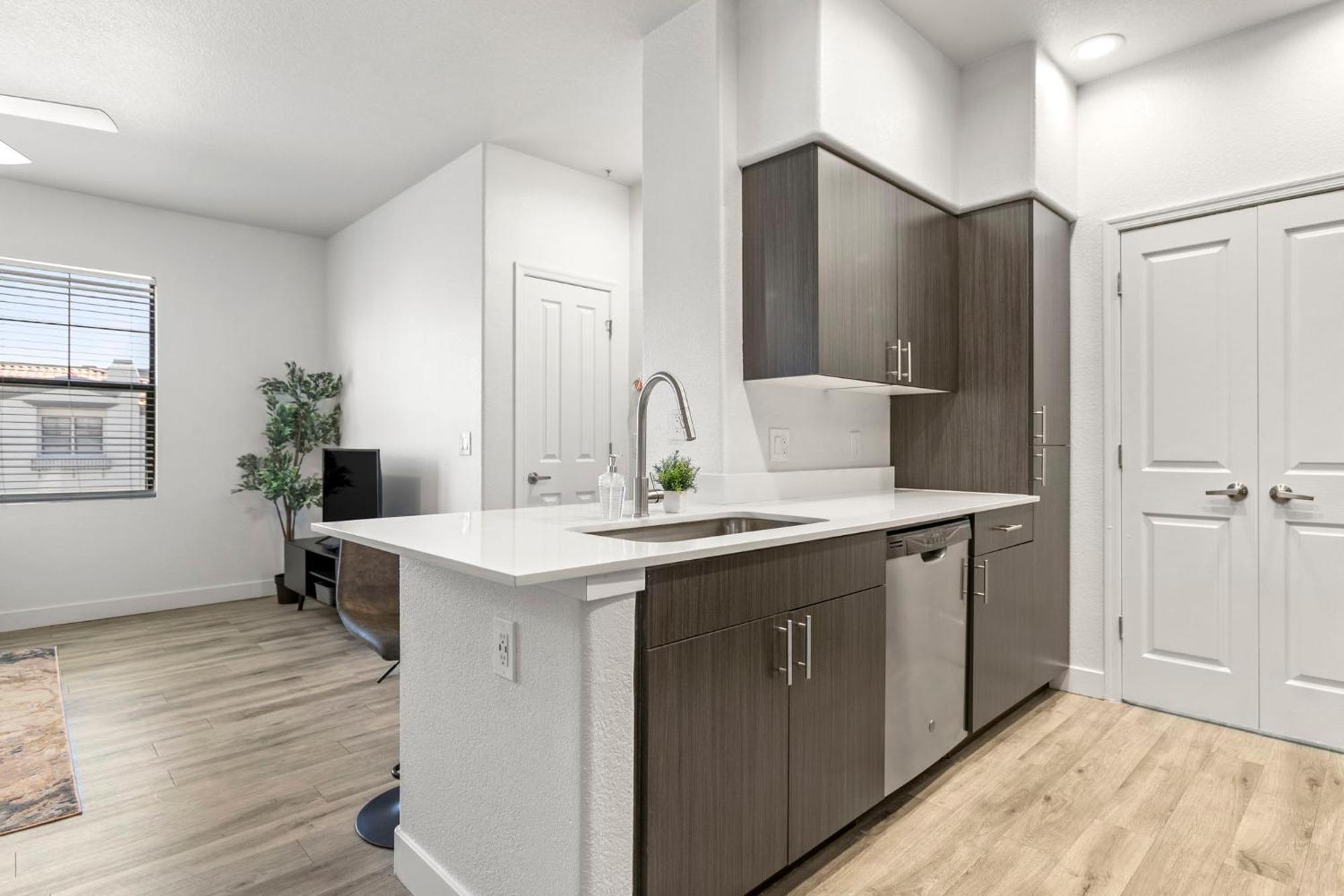 Cozysuites Glendale By The Stadium W Pool! 11 エクステリア 写真