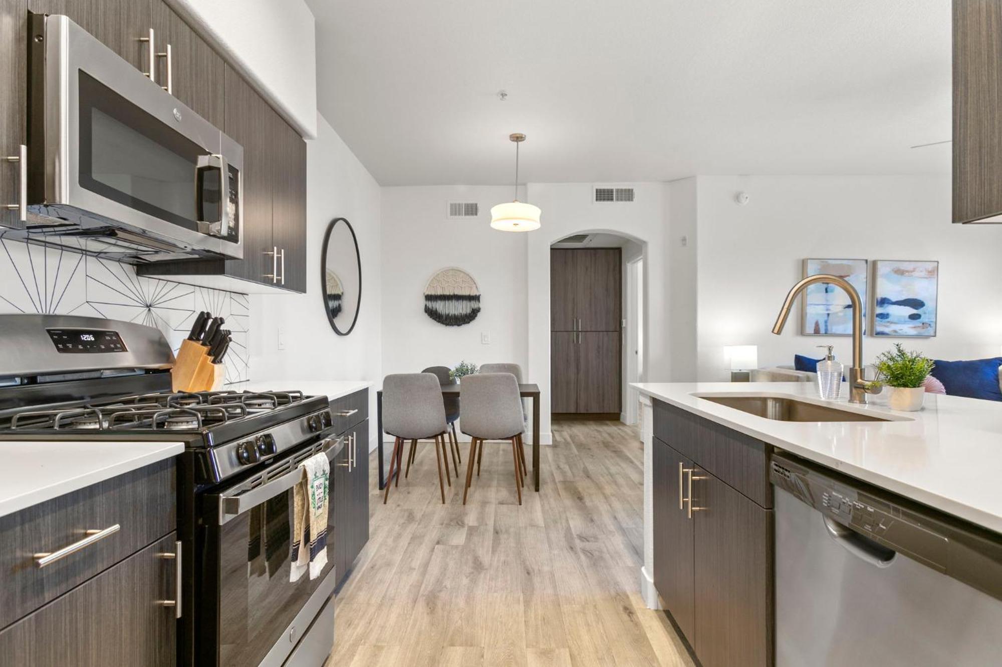 Cozysuites Glendale By The Stadium W Pool! 11 エクステリア 写真